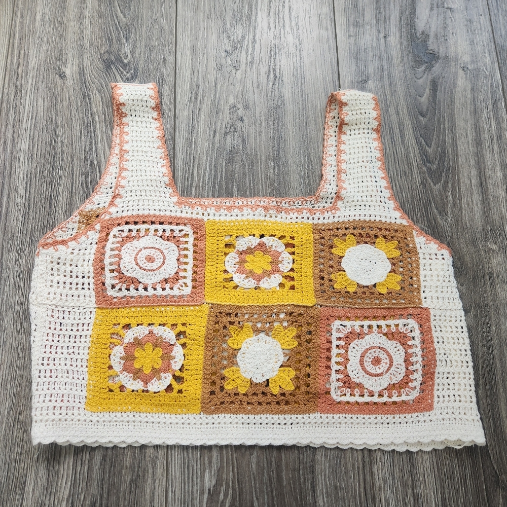 NWT Love Riche Crochet Granny Square Crop Top size S/M